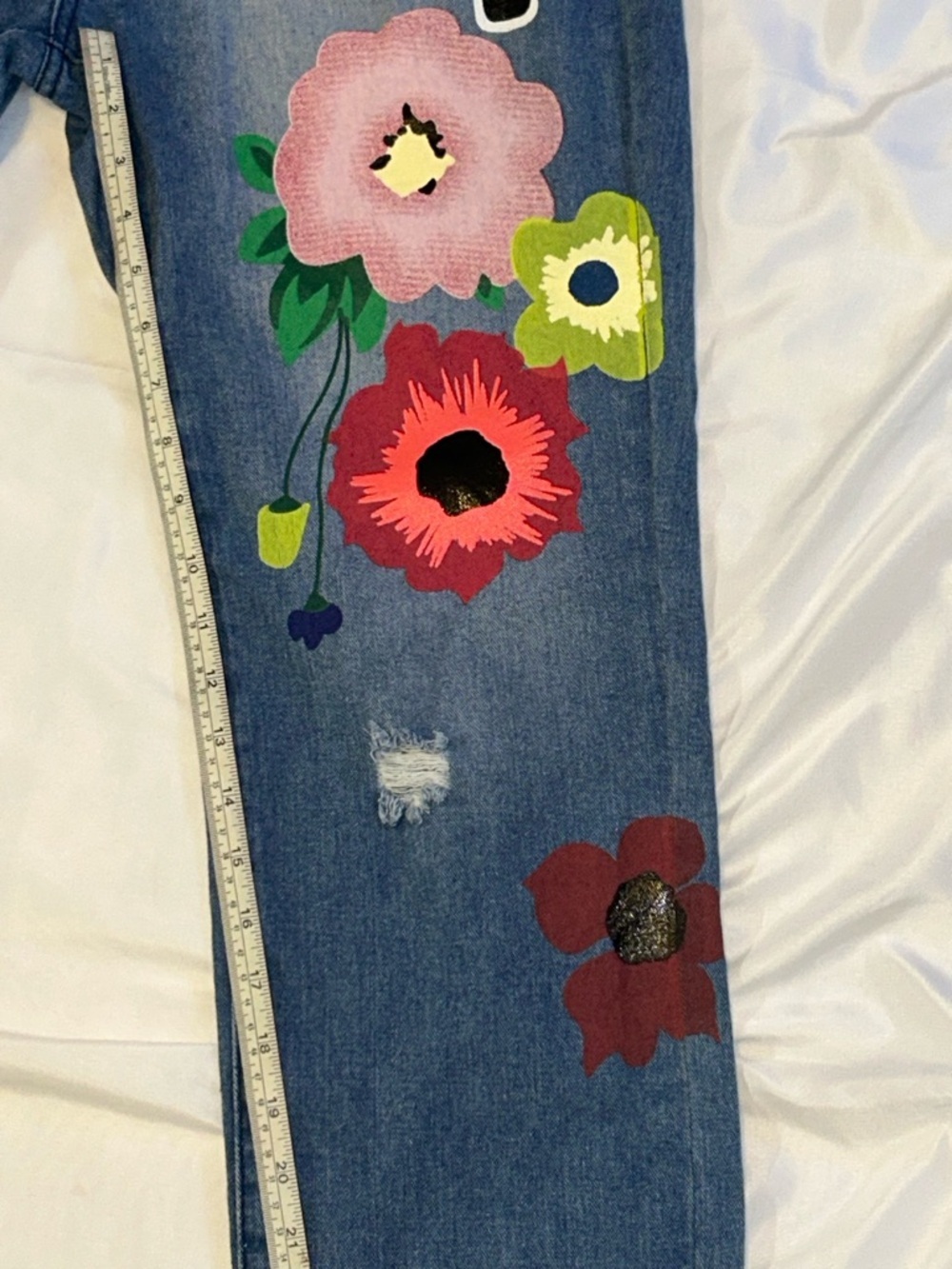 Women’s Blue Floral Appliqué Jeans - Picture 7 of 9